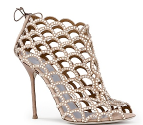 Formspring.me Question: DIY Cut-Out Booties?