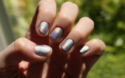 Finally! A Realistic Hologram/Holographic Nail Polish Manicure!