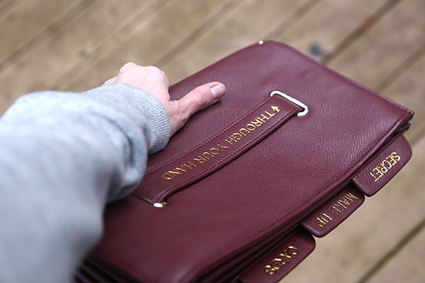 1.2.15-marsala-outfit-clutch2